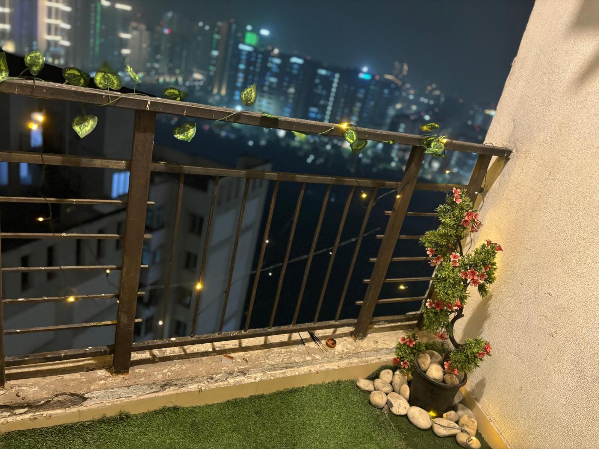 Guti Buti Homes Noida Bagian luar foto