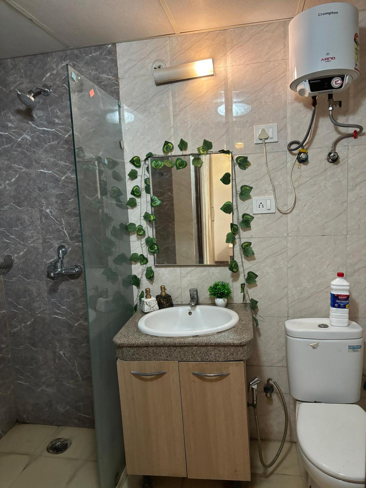 Guti Buti Homes Noida Bagian luar foto